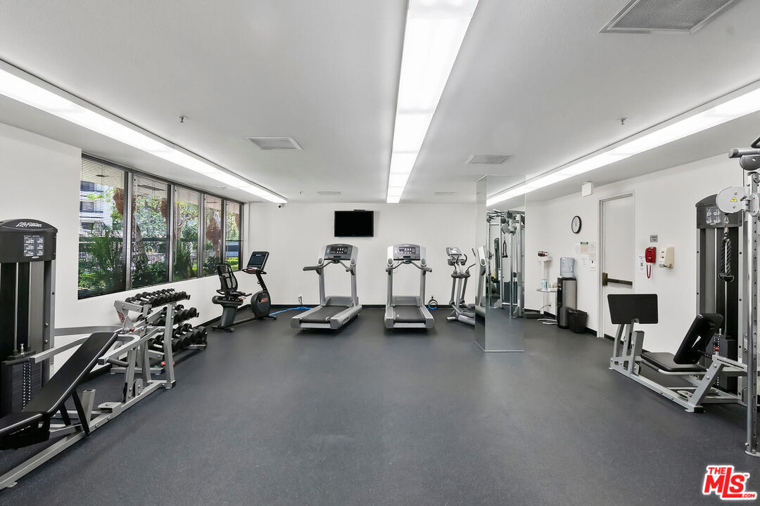 2102 Century Park Ln Unit: 101