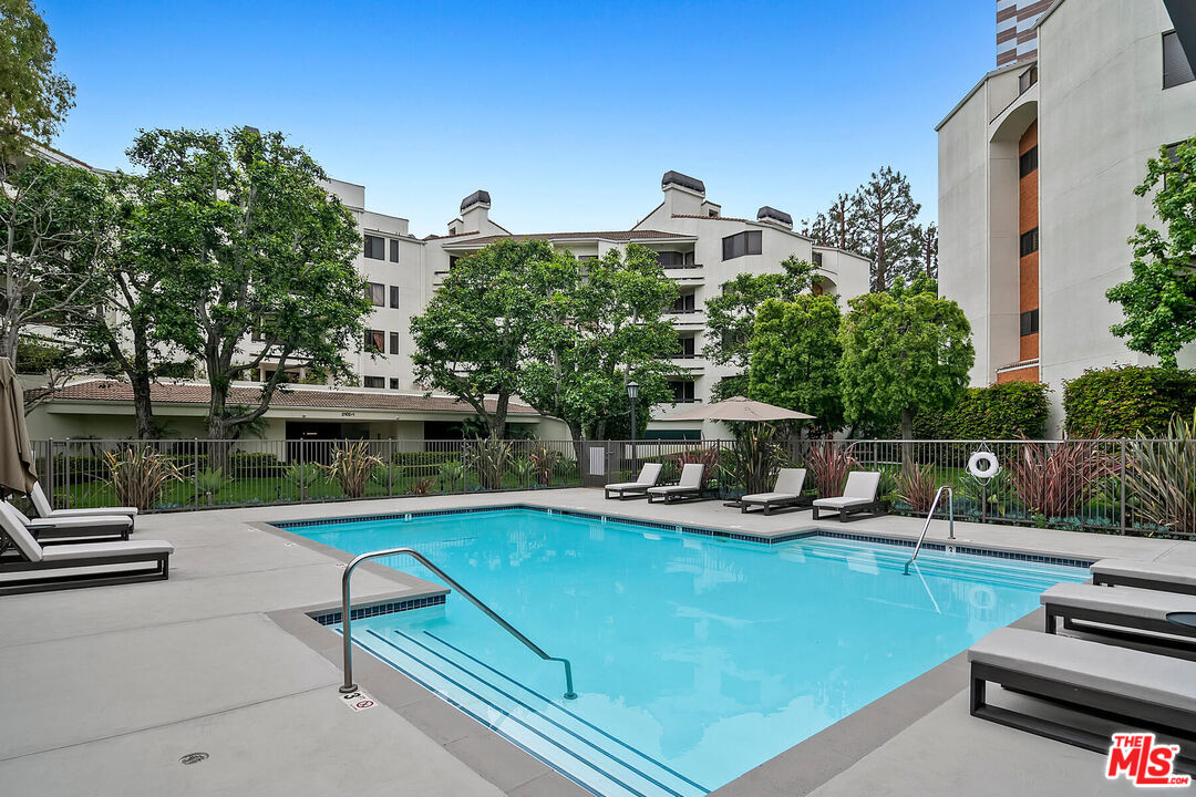 2102 Century Park Ln Unit: 101