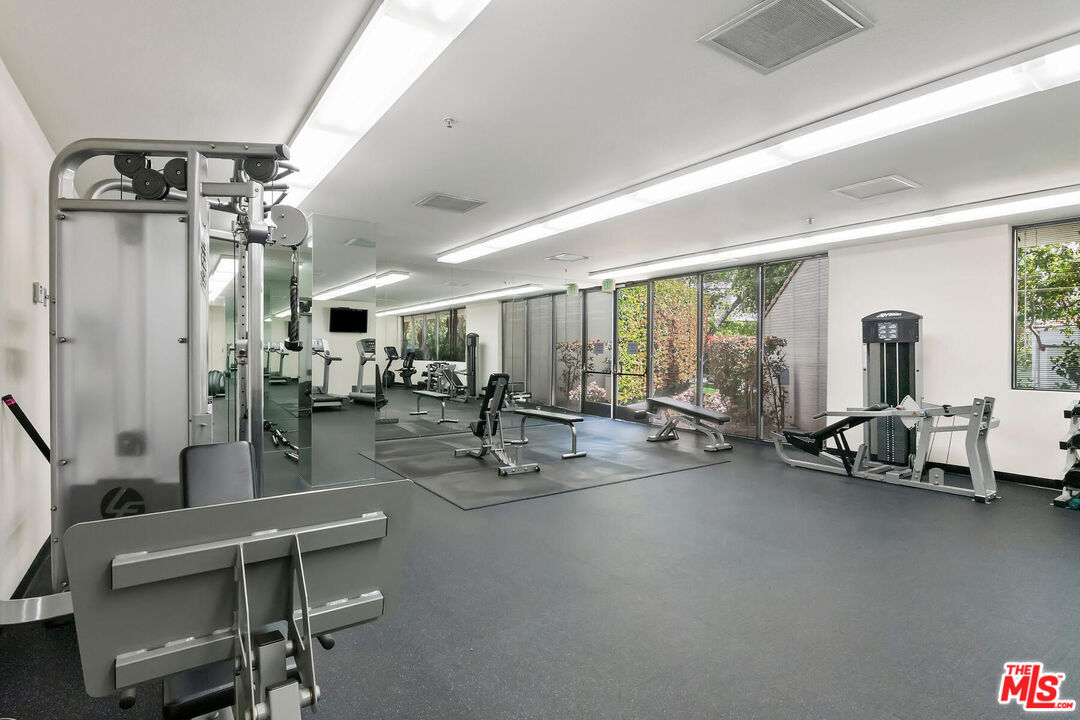 2102 Century Park Ln Unit: 101