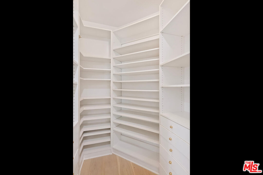 2102 Century Park Ln Unit: 101