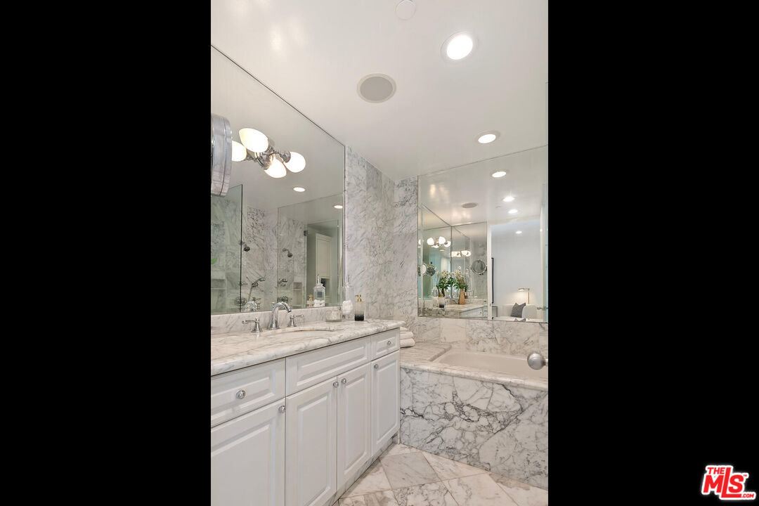 2102 Century Park Ln Unit: 101
