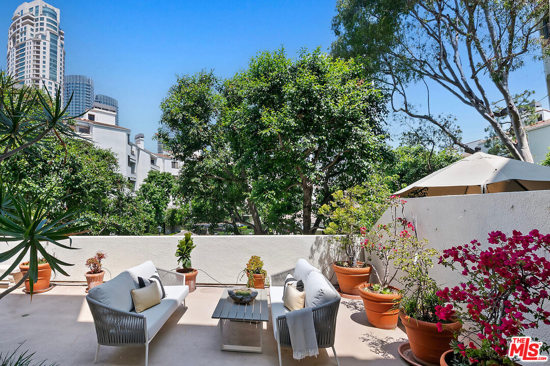 2102 Century Park Ln Unit: 101