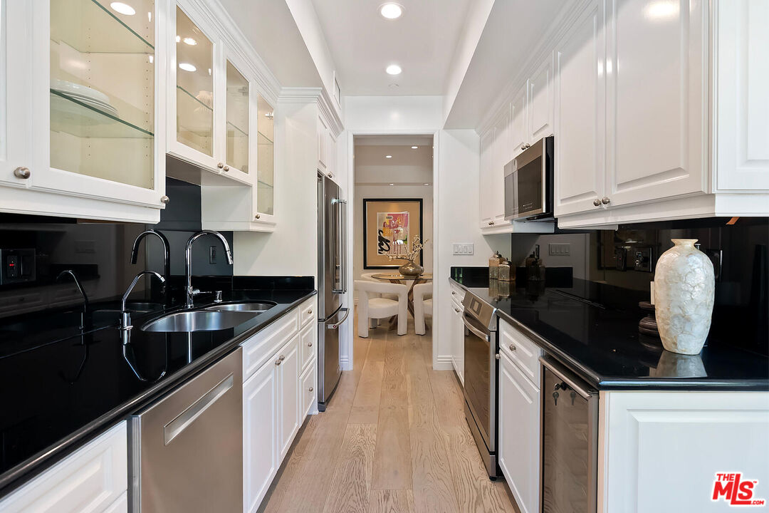2102 Century Park Ln Unit: 101