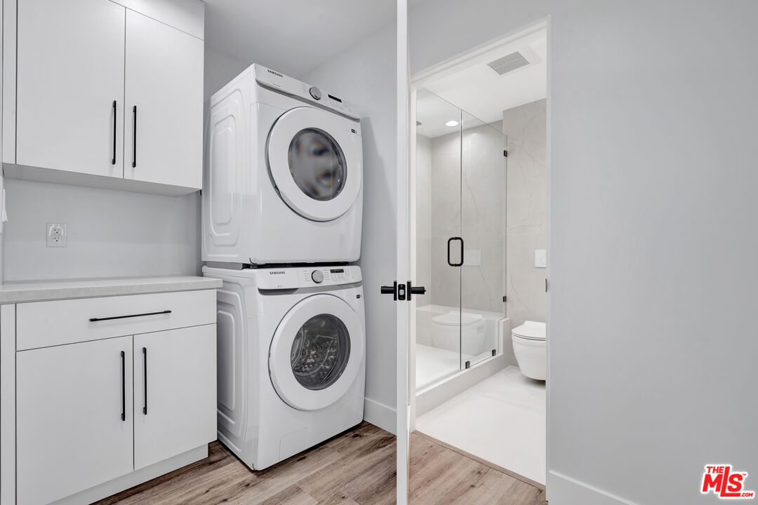 11611 Burbank Blvd Unit: 11613