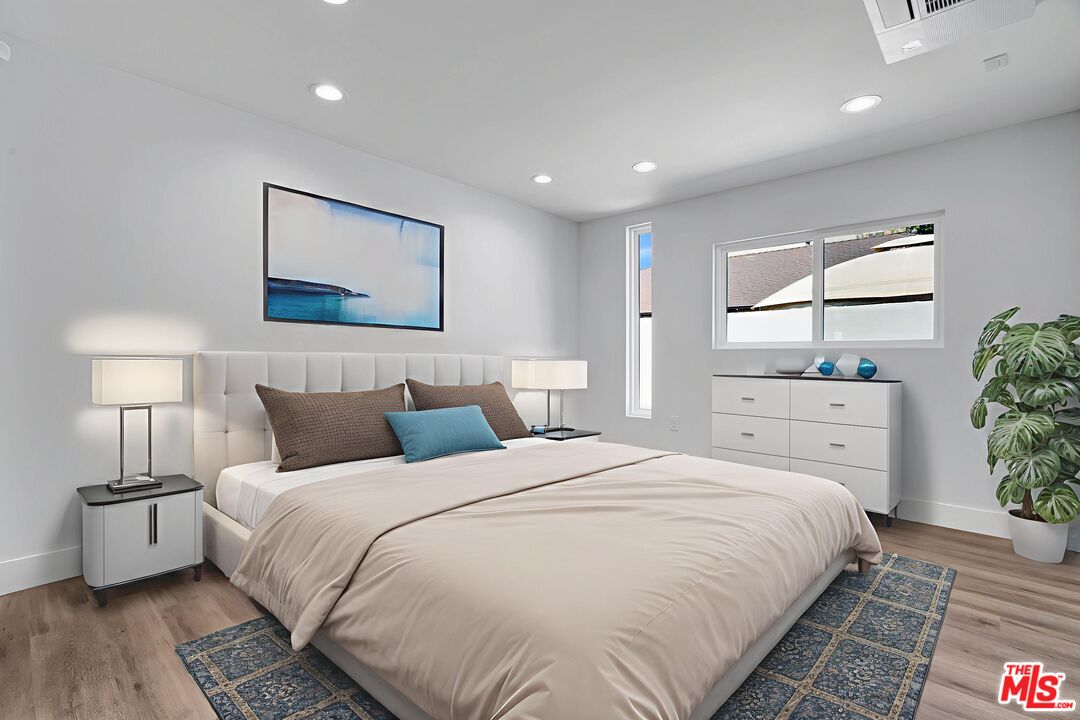 11611 Burbank Blvd Unit: 11615