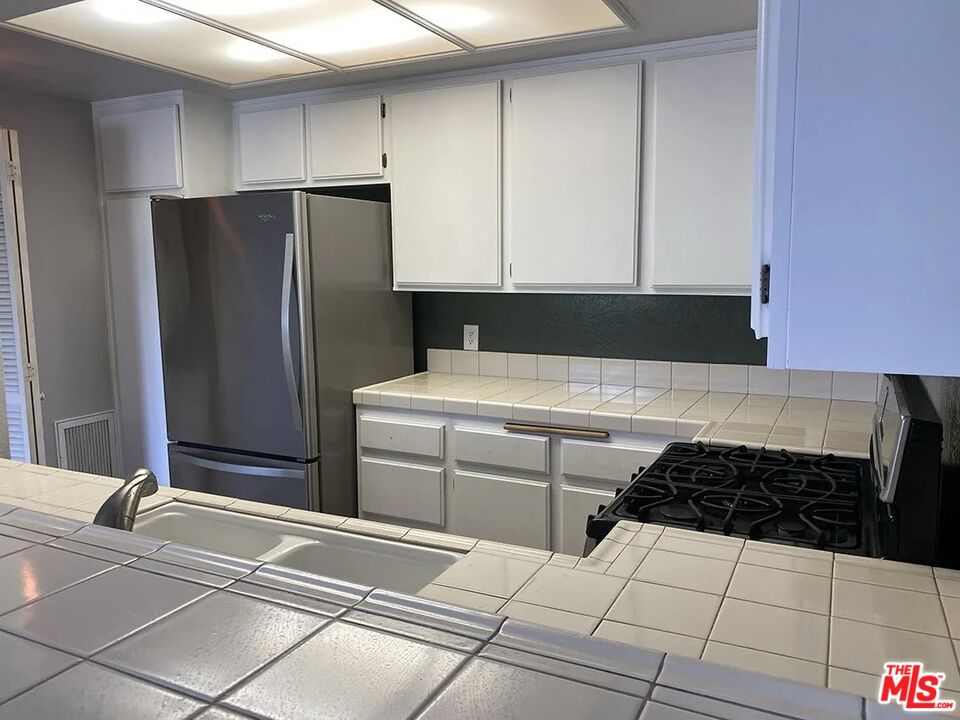 3544 S Centinela Ave Unit: 305