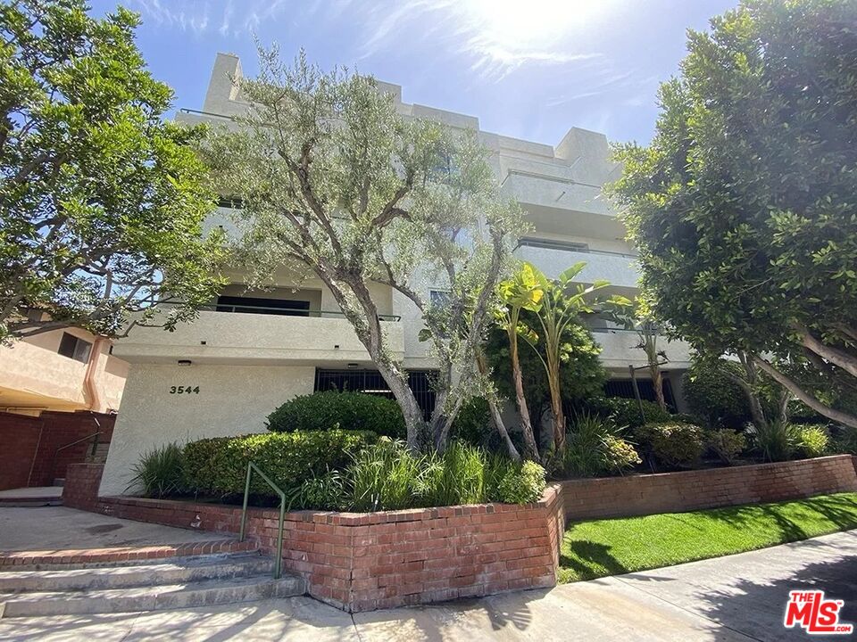 3544 S Centinela Ave Unit: 305