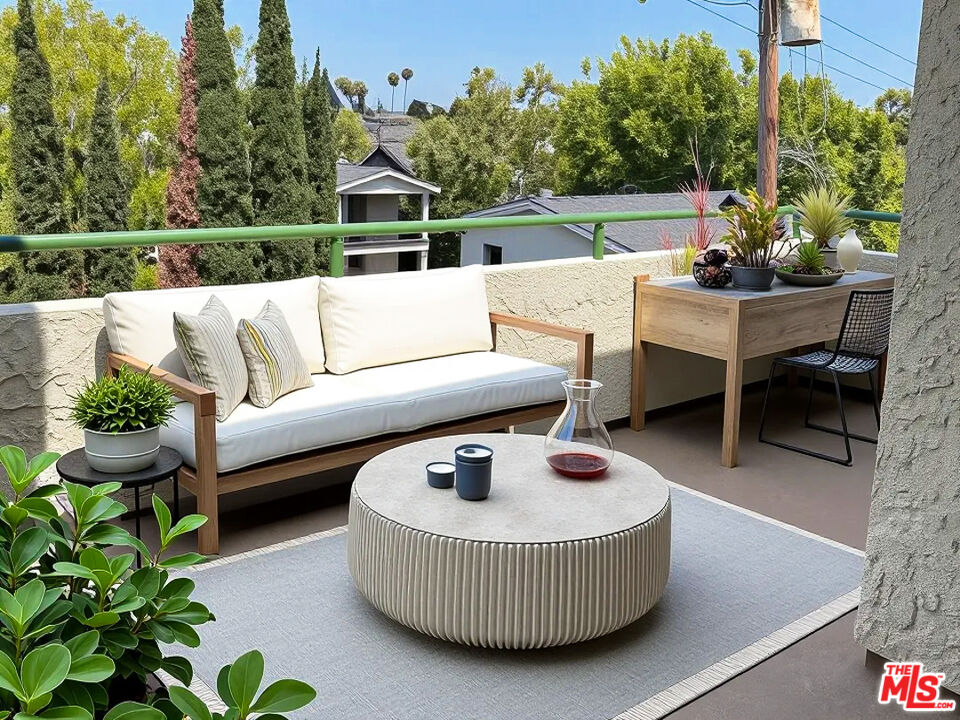 3544 S Centinela Ave Unit: 305