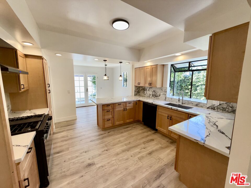 641 N Martel Ave