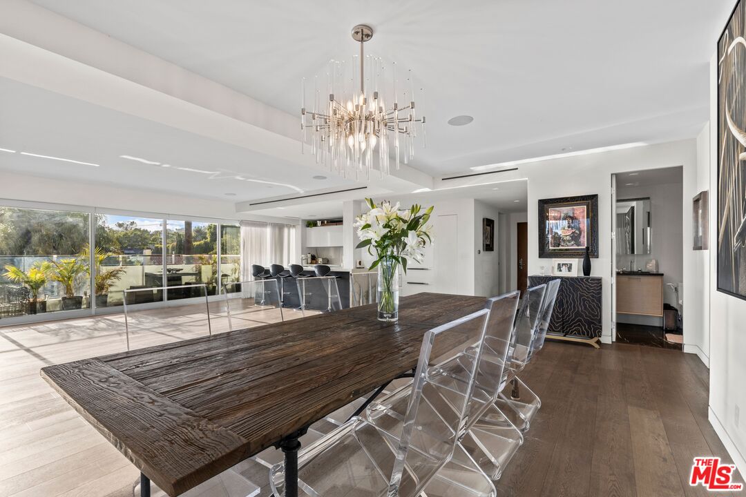 838 N Doheny Dr Unit: 301