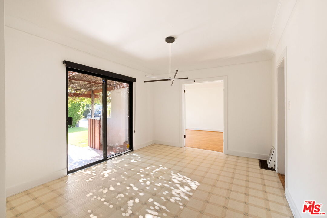 813 N Orange Grove Ave