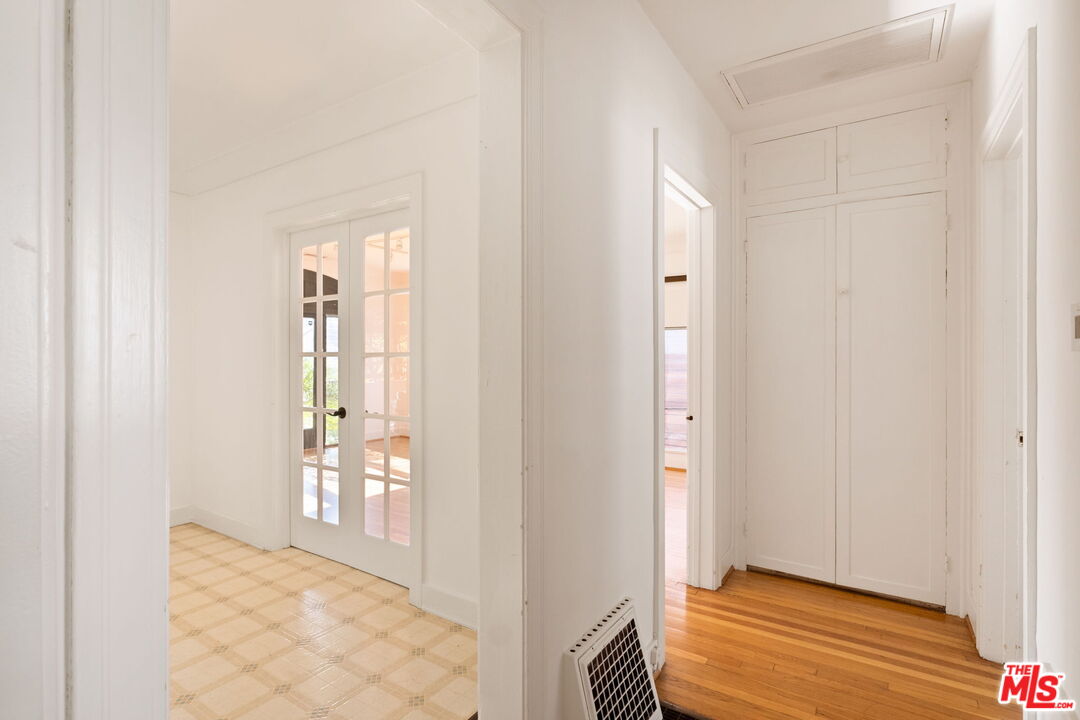 813 N Orange Grove Ave