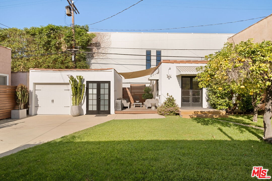 813 N Orange Grove Ave