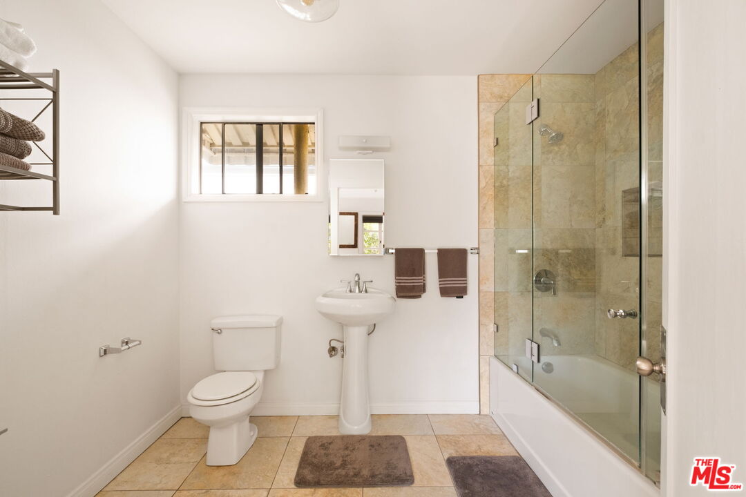 813 N Orange Grove Ave