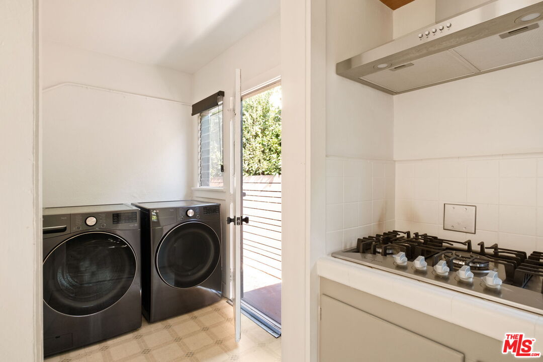 813 N Orange Grove Ave