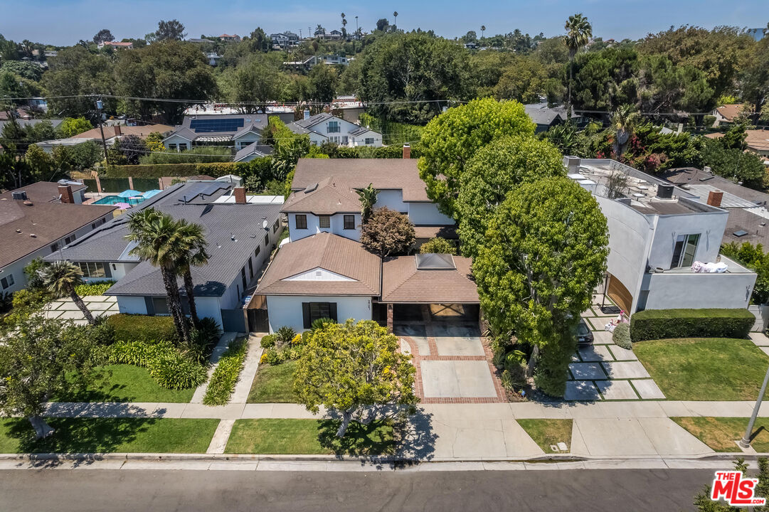 2721 S Beverly Dr