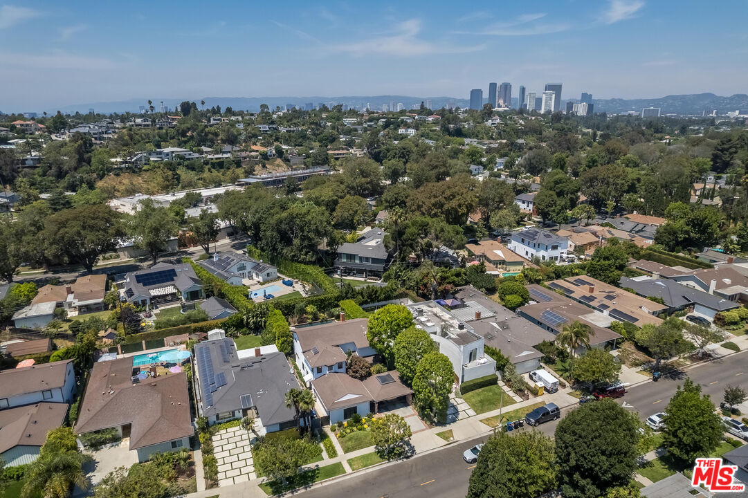 2721 S Beverly Dr
