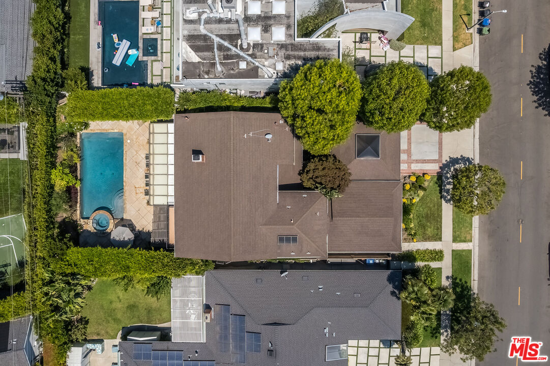 2721 S Beverly Dr