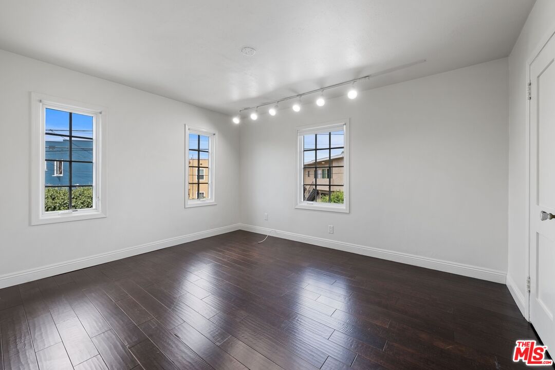 366 S Crescent Heights Blvd