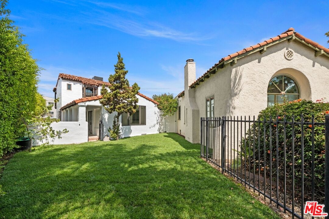 366 S Crescent Heights Blvd