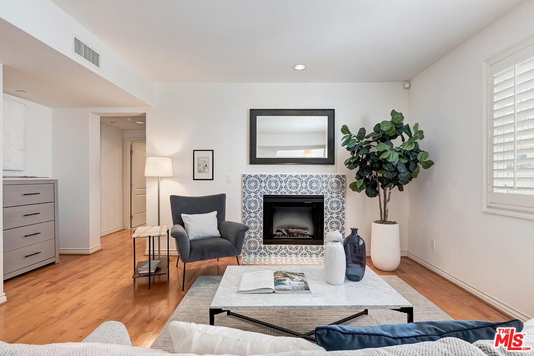 1241 S Westgate Ave Unit: 203