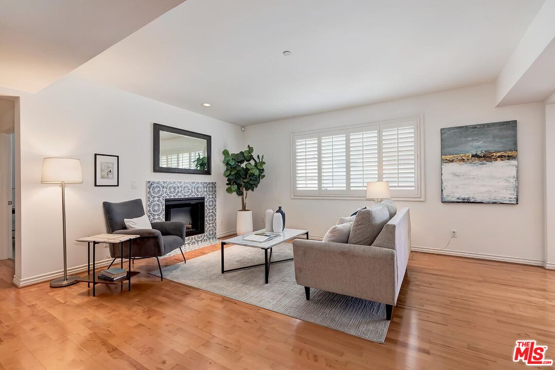 1241 S Westgate Ave Unit: 203