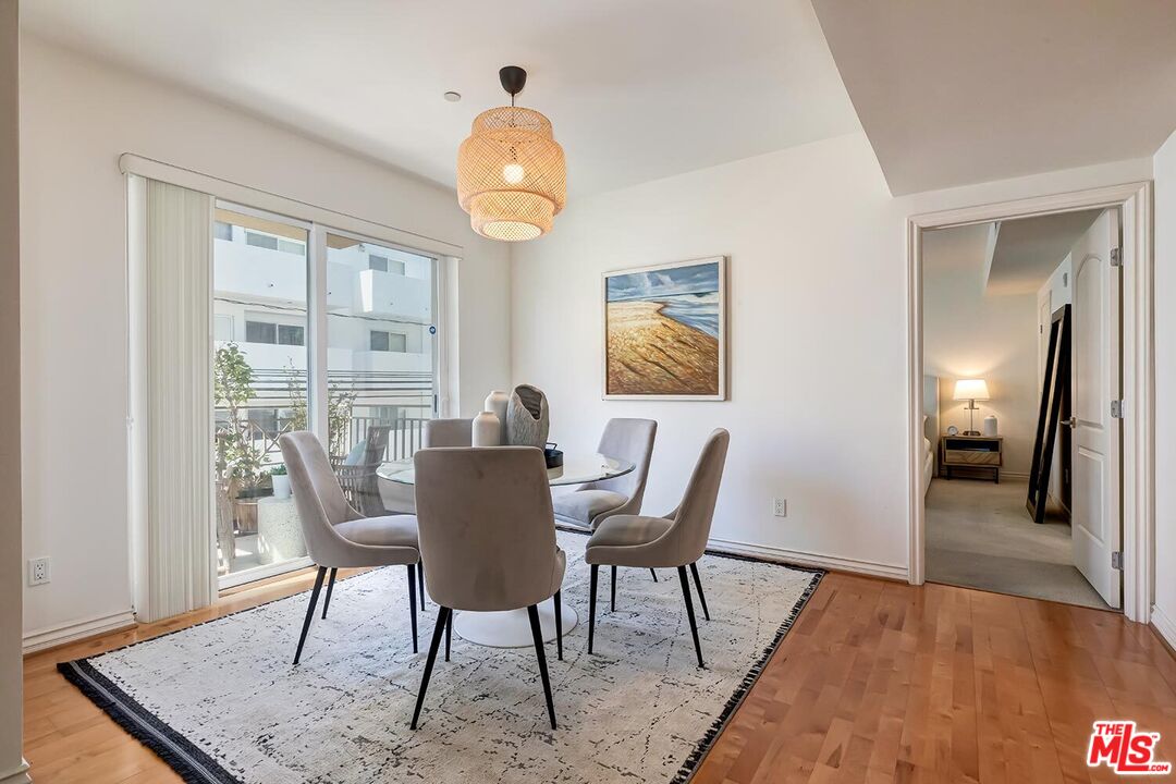 1241 S Westgate Ave Unit: 203