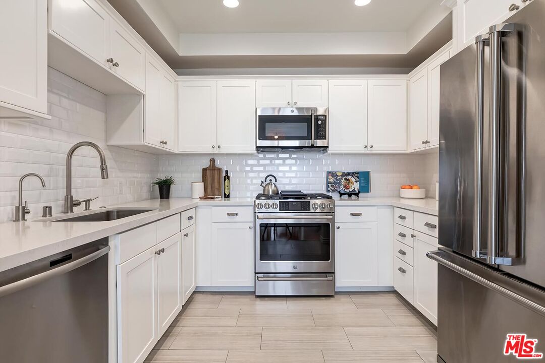 1241 S Westgate Ave Unit: 203