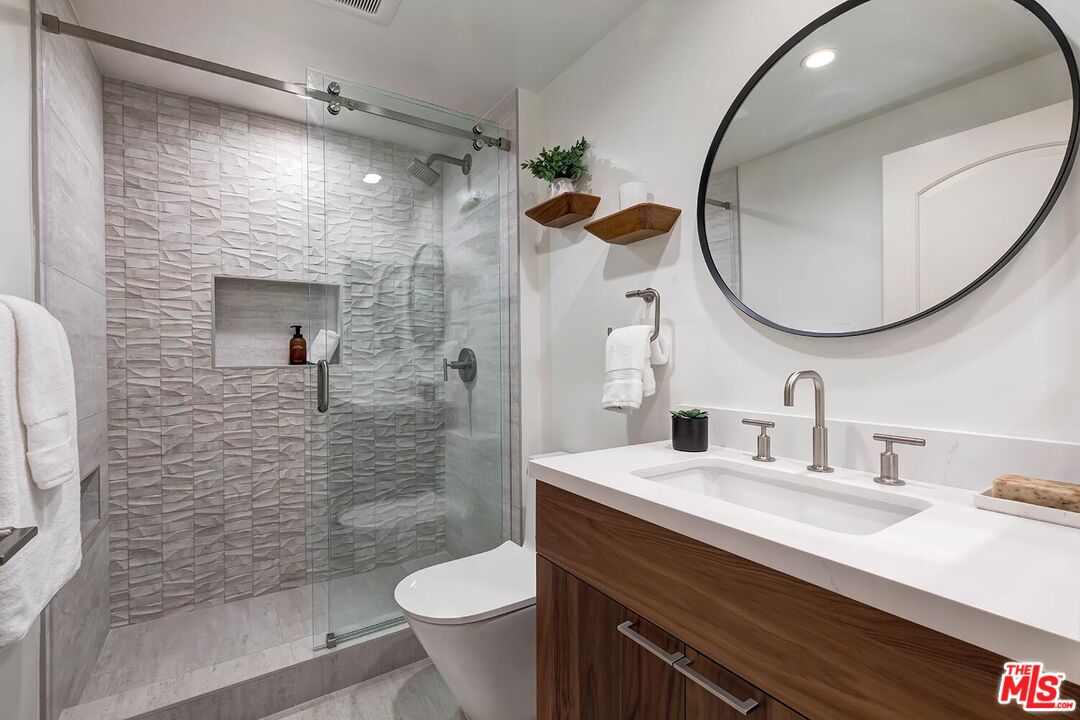 1241 S Westgate Ave Unit: 203