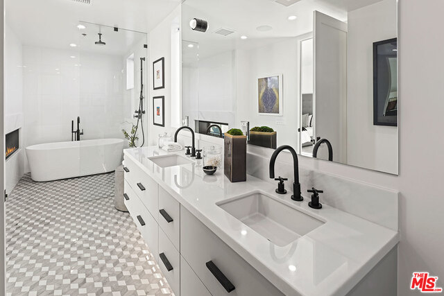 11961 Dorothy ST Unit: 3