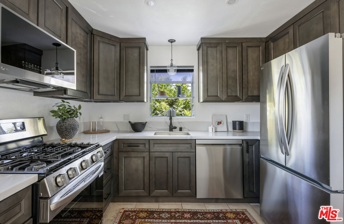 5259 Vantage Ave Unit: 1