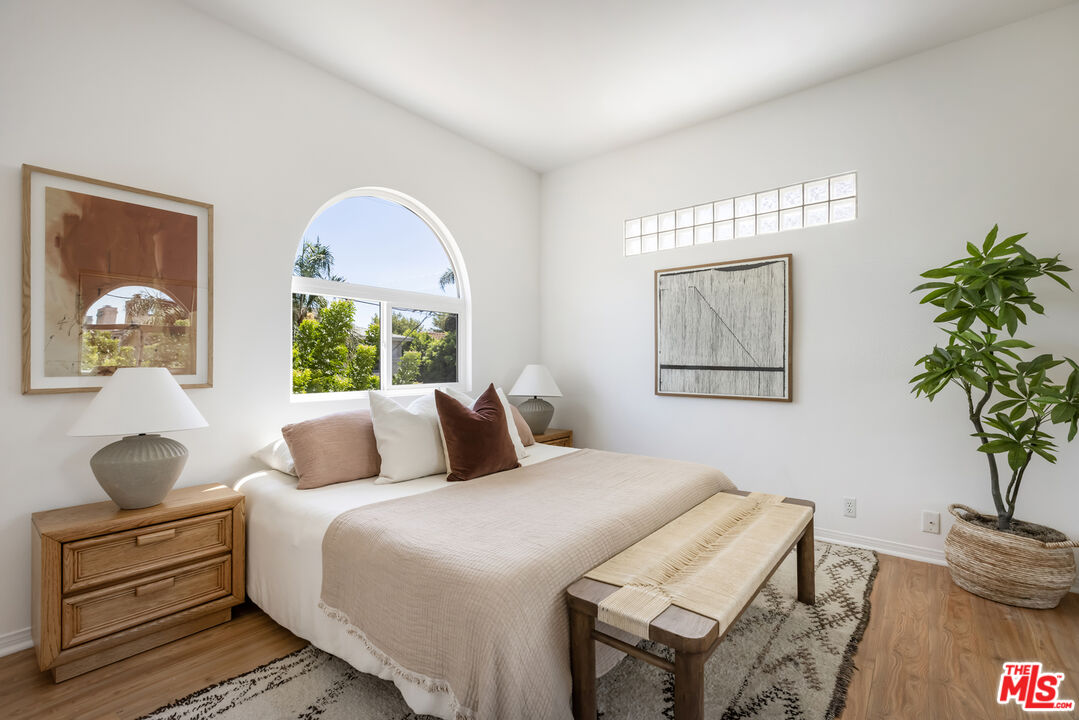 5259 Vantage Ave Unit: 1
