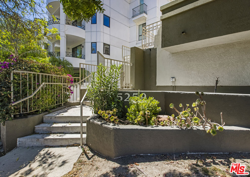 5259 Vantage Ave Unit: 1