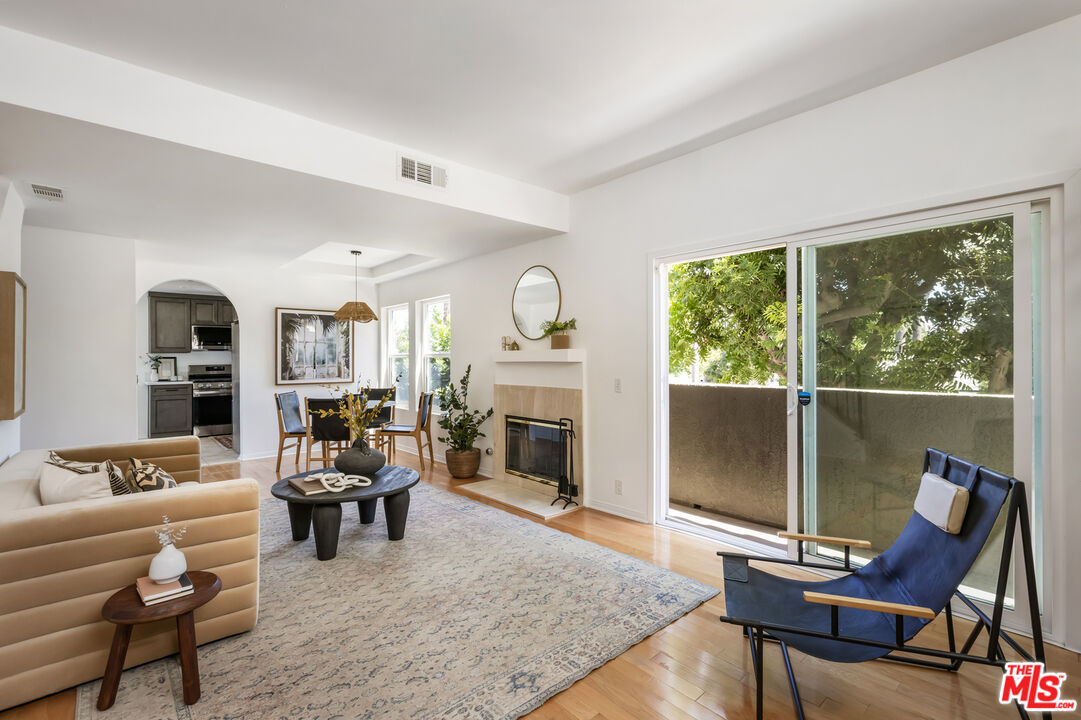 5259 Vantage Ave Unit: 1