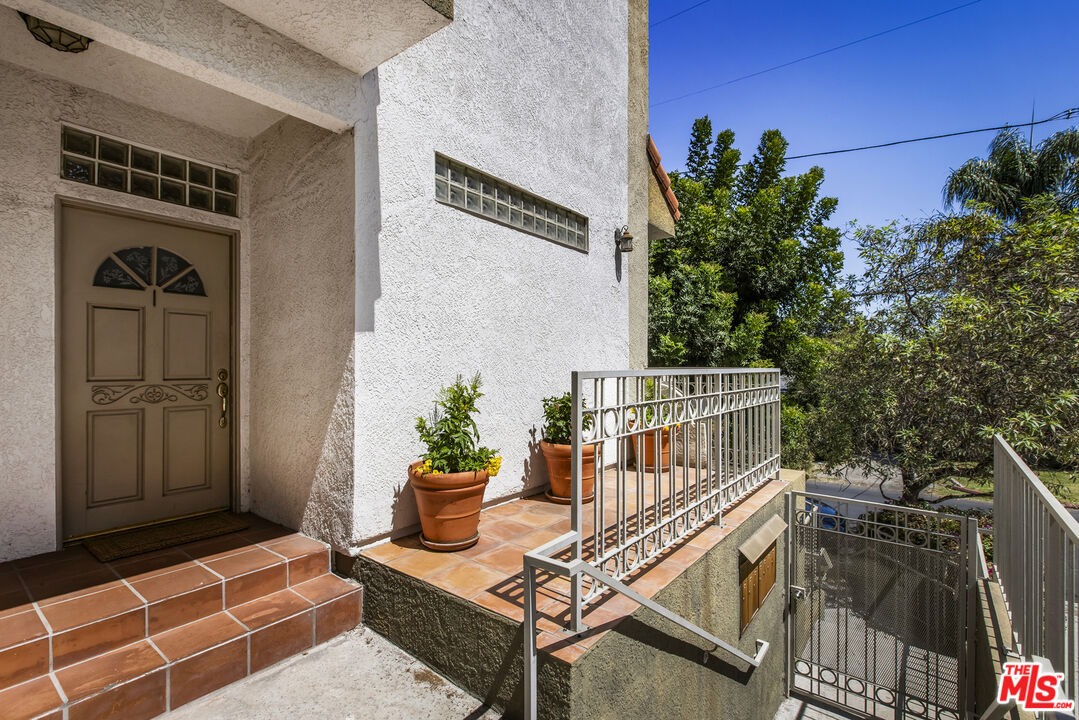 5259 Vantage Ave Unit: 1