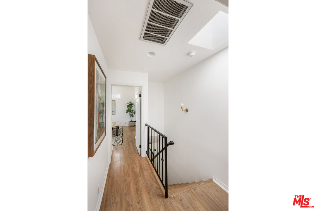 5259 Vantage Ave Unit: 1