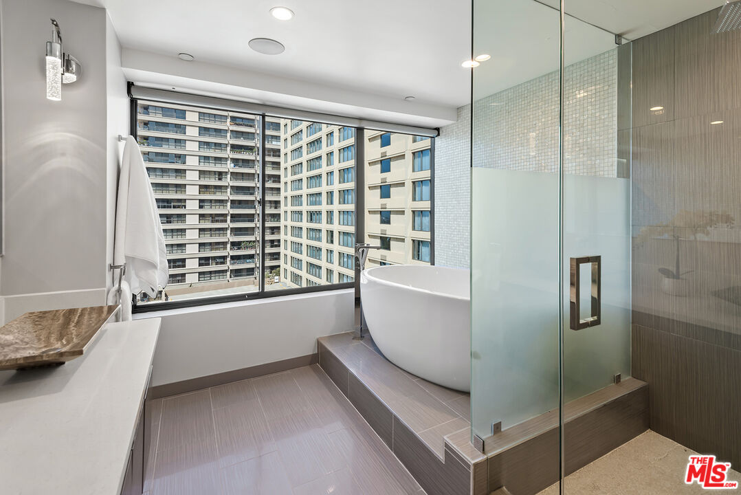 10724 WILSHIRE BLVD Unit: 909