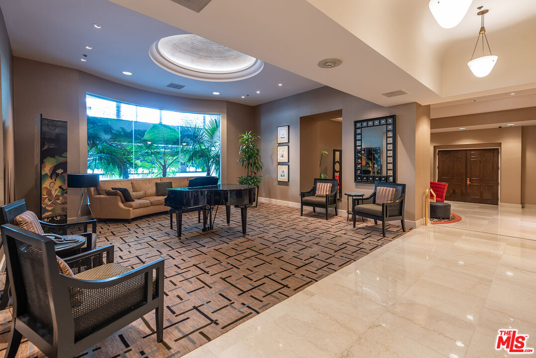 10724 WILSHIRE BLVD Unit: 909