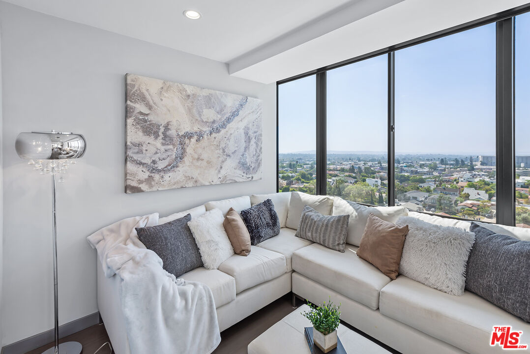 10724 WILSHIRE BLVD Unit: 909