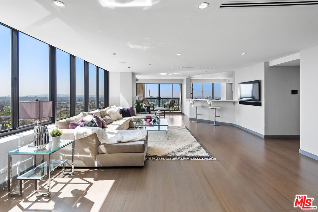 10724 WILSHIRE BLVD Unit: 909