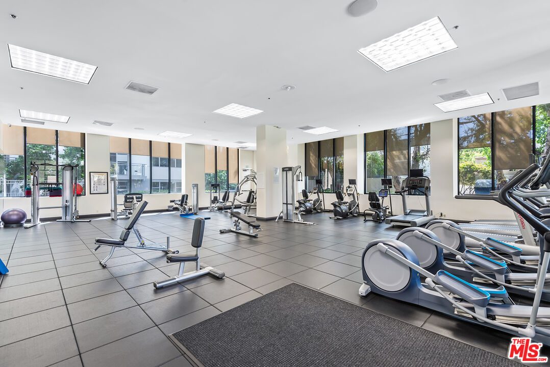 10724 WILSHIRE BLVD Unit: 909
