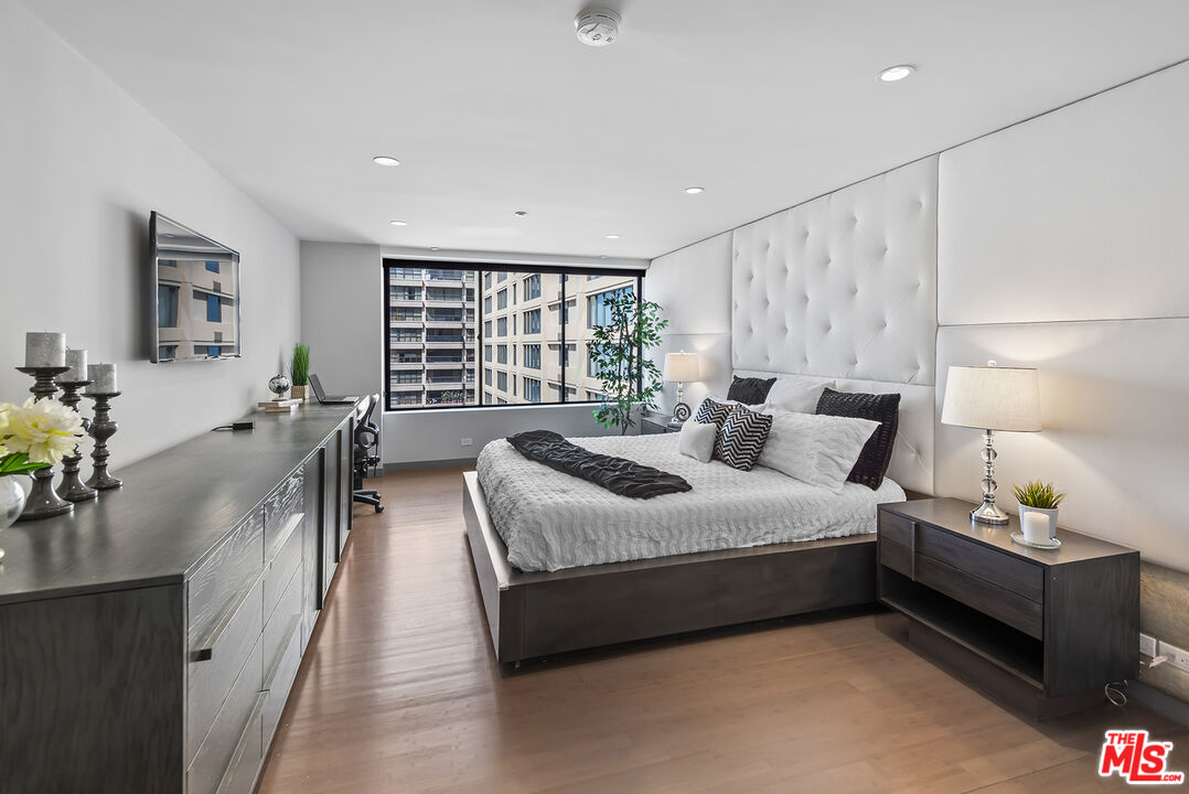 10724 WILSHIRE BLVD Unit: 909