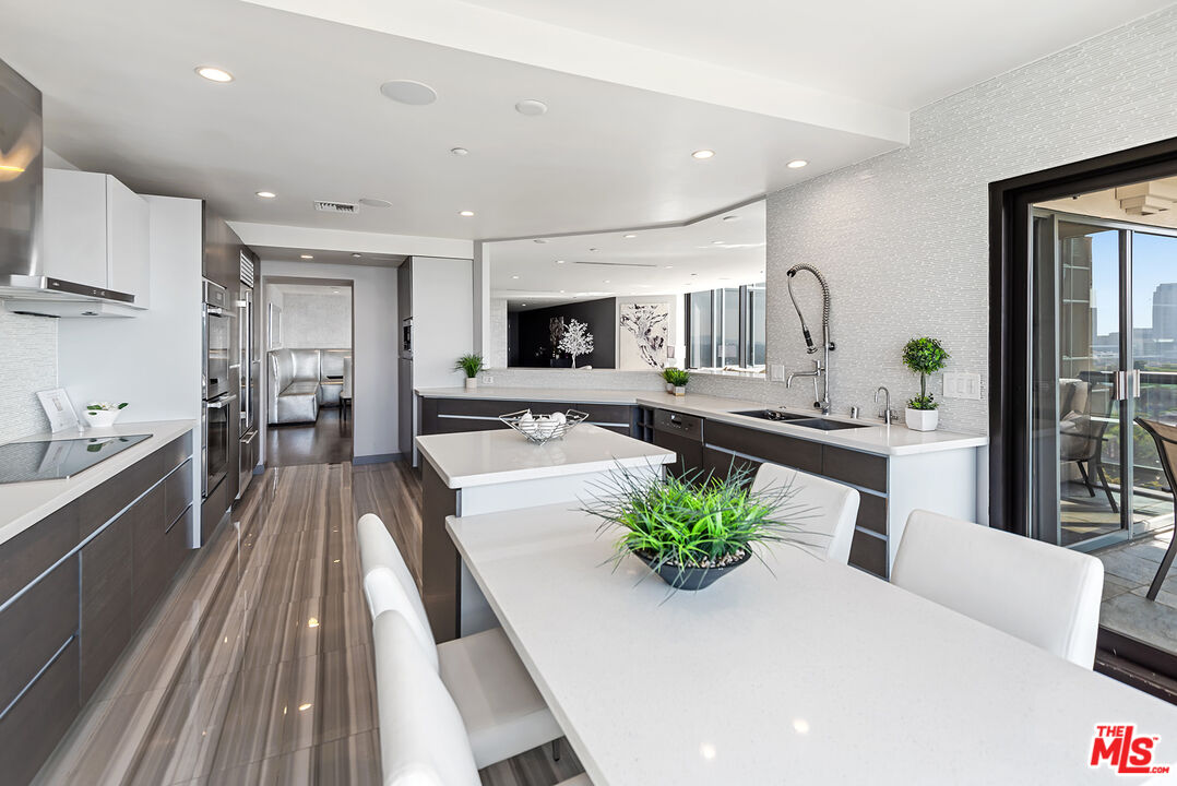 10724 WILSHIRE BLVD Unit: 909