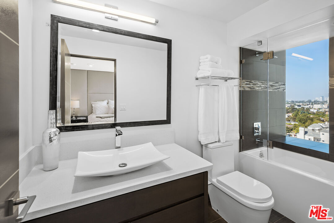 10724 WILSHIRE BLVD Unit: 909