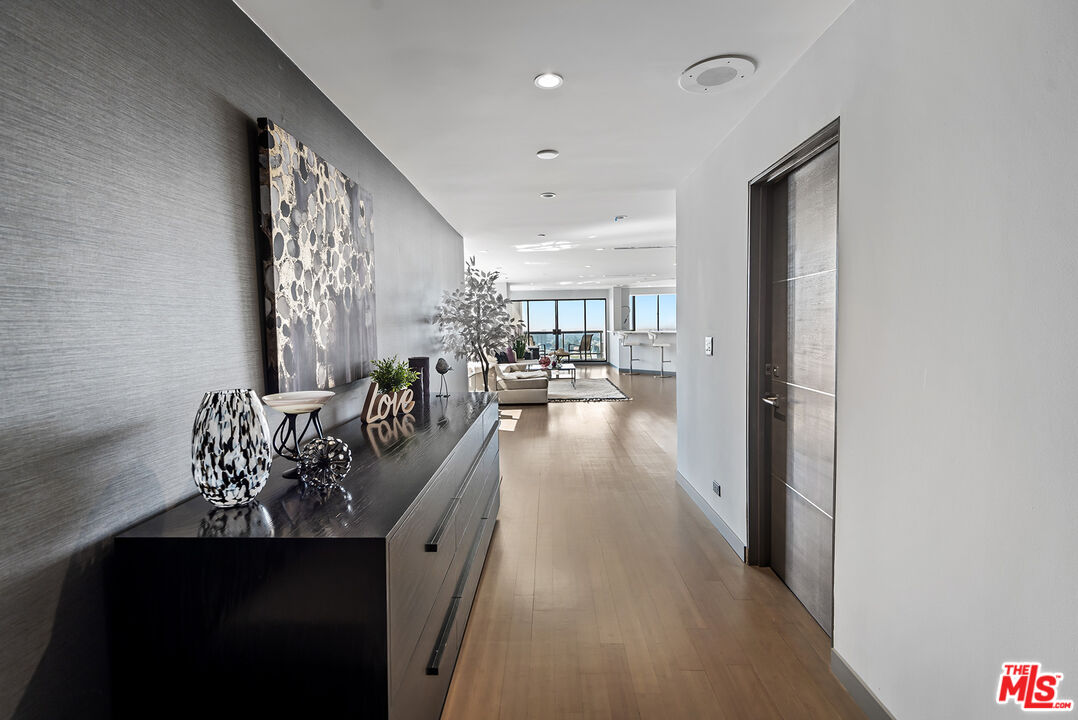 10724 WILSHIRE BLVD Unit: 909