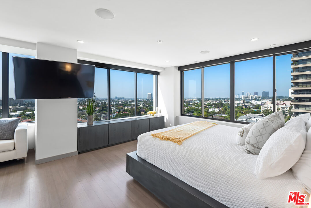 10724 WILSHIRE BLVD Unit: 909