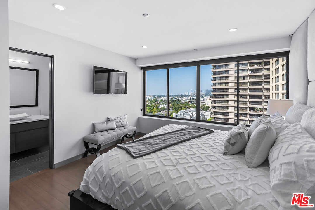 10724 WILSHIRE BLVD Unit: 909