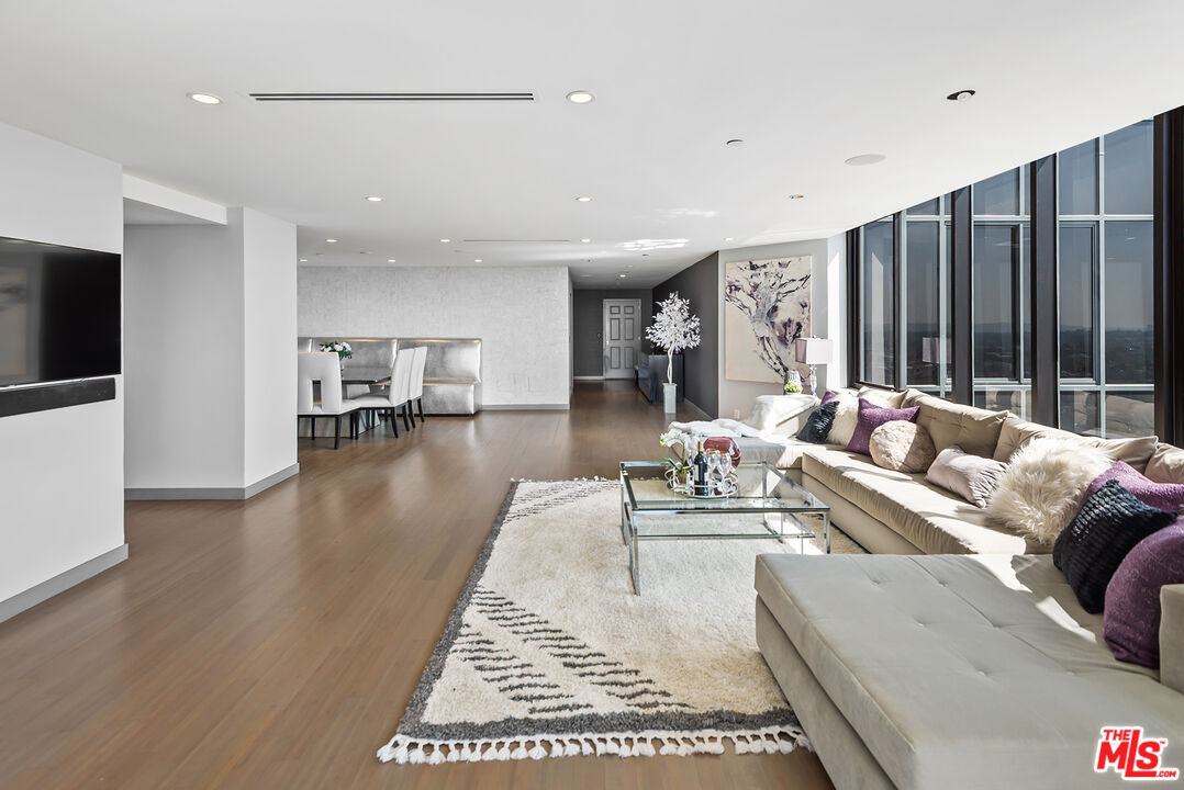 10724 WILSHIRE BLVD Unit: 909