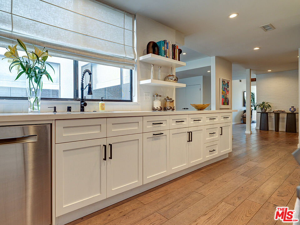 1830 Westholme Ave Unit: 310