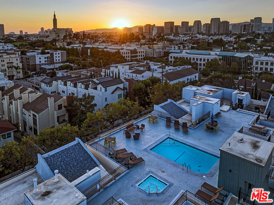 1830 Westholme Ave Unit: 310